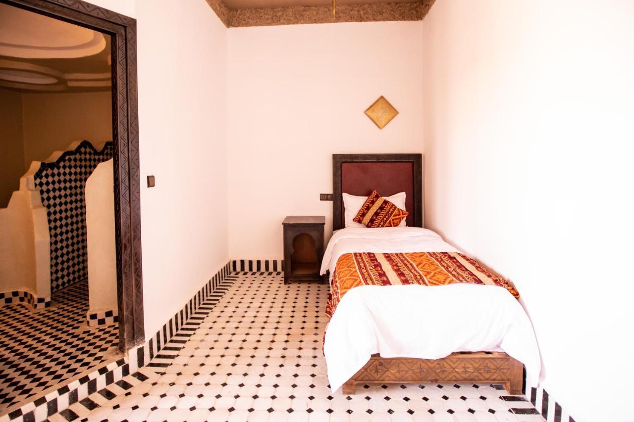Riad Merzouga Dunes エクステリア 写真